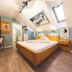 Hotell Berggasthof Duftbraeu I Ruhige Alleinlage I Mitten Im Gruenen Samerberg