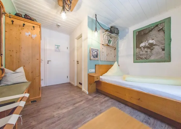 Berggasthof Duftbraeu I Ruhige Alleinlage I Mitten Im Gruenen Hotel