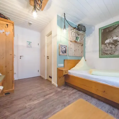 Berggasthof Duftbraeu I Ruhige Alleinlage I Mitten Im Gruenen Hotel